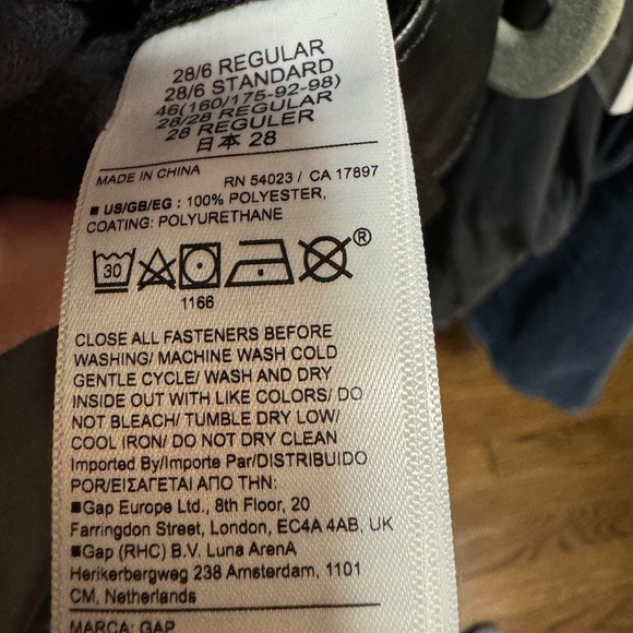 GAP Black Vegan leather jeans - size 28/6 - NWT - Picture 5 of 6